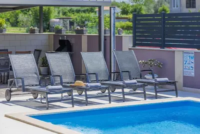 Image de Maison de vacances privée avec climatisation, piscine privée, Wifi, Tv, terrasse, parking