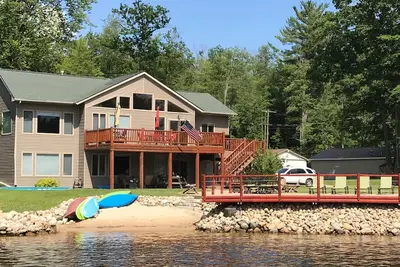 Image de Detente Famille retraite sur Secord Lake