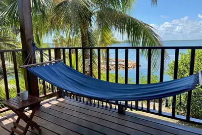 Image de Maison de deux chambres au bord de l'eau dans un quartier paisible