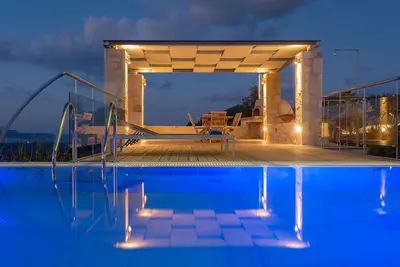 Élégante villa de 4 chambres très proche de la mer avec une vue imprenable sur la mer