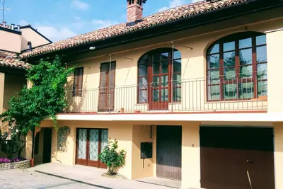 Image de appartements Ă Serralunga d'Alba avec piscine panoramique