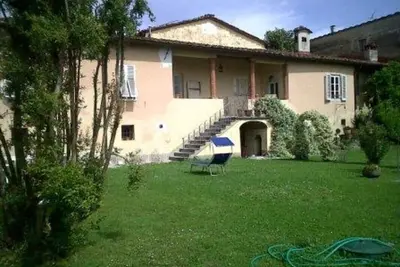Image de Espace ouvert dans l'ancien couvent en Toscane