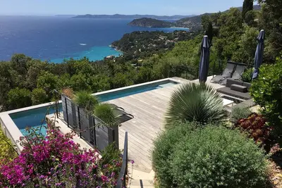 Image de Villa contemporaine, vue mer, grand confort, 5 ch. , 12 pers, piscine chauffée