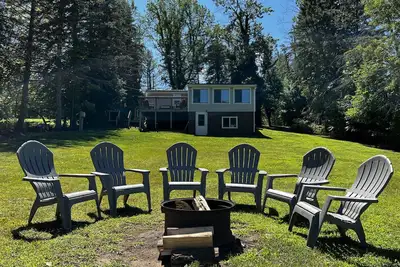 Image de Waterfront Port Bay Cottage-Floating Dock, Kayaks, PĂŞche, Fire Pit, Grill