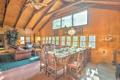 Image de Nouveau! Riverfront Cabin Ă Alger w / Patio & WiFi!