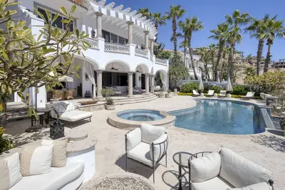 Image de 4 chambres avec vue sur la mer Villas del Mar 496 avec accès à un club de plage privé et à une piscine privée!