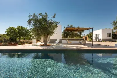 Image de Trulli avec piscine dans le Salento