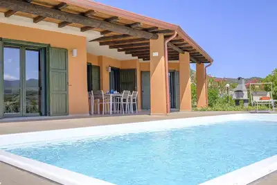 Image de Villa indépendante raffinée pour les amateurs de design dans la magnifique baie de Chia