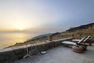 Image de Villa moderne, luxueuse, emplacement tranquille, plage privée, service 24/7