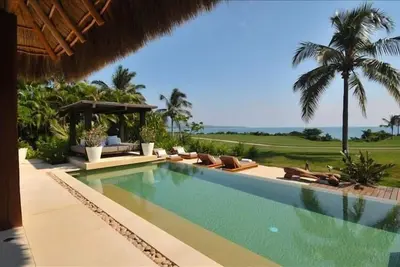 Image de Spectaculaire 5 * Luxury Oceanfront Villa, 7 * staff, 6 Bed 7b at 4 Seasons