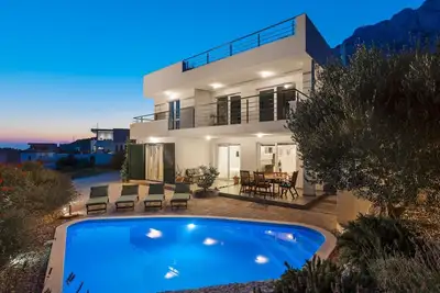 Image de Appartement avec piscine privée, chauffée, vue mer, toit terrasse, bain à remous