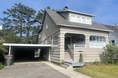 Image de Étapes 6Bed / 3Bath à la plage, vues de pointe de l'océan, près de la ville