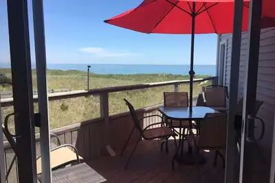 Image de Nouvelle liste! Duplex de 3 chambres / 2 salles de bain en bord de mer sur la route de Dune