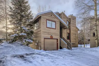 Image de Belle trois chambres à coucher à la maison de montagne!