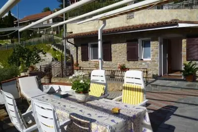 Image de Au milieu des oliviers, des palmiers et de la lavande, appartement indépendant deux pièces-cabillaud. citra 008055-Lt-0032