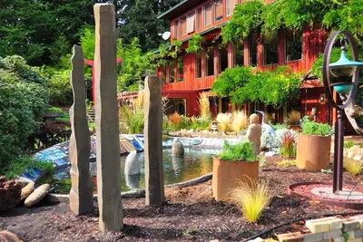 Image de Appartement contemporain dans une ferme d'arbres de Noël à 5 minutes de l'Oregon State University