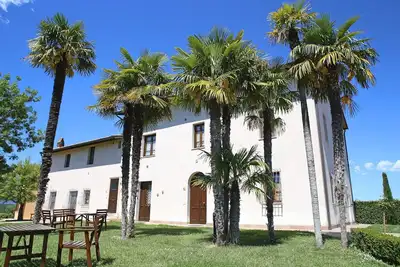 Image de Appartement parfait pour les couples dans une maison de vacances avec piscine, parc, Wi-Fi et hamacs!
