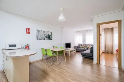 Downtown Madrid North Barrio del Pilar M (Sar28)