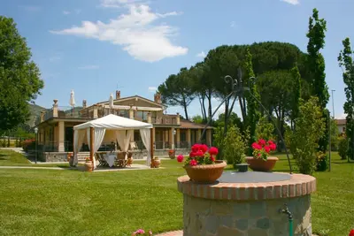 Image de Villa de luxe avec piscine privée et grand jardin à la périphérie de Castiglion Fiorentino, accessib