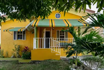 Image de Palm View At Emerald Estate 24 Gated 10 minutes de Ocho Rios