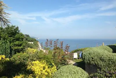 Image de Vue imprenable sur la mer, grands jardins, parking pour trois voitures, animaux acceptés, Wifi