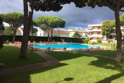 Image de Offre juillet et août! Charmant appartement à 200 m. de la plage avec terrasse