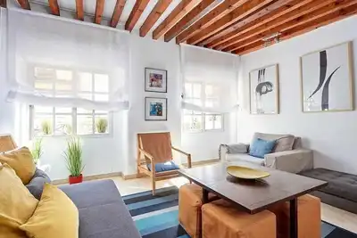 Centric, Quiet, Bright Apartment.