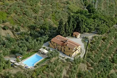 Image de Villa Toscane pour 10 à 12 Personnes - Piscine Panoramique Complète - Familial et Animaux Acceptés