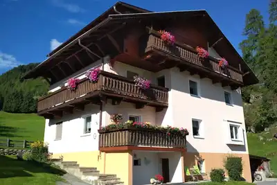 Image de Grand appartement pour famille et amis avec un panorama sur la montagne, WiFi gratuit