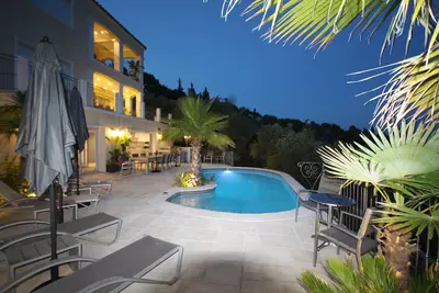 Image de Belle villa, récente confortable bien équipée :avec piscine, climatisation, wifi