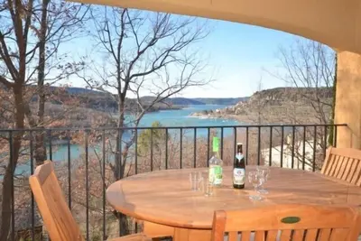 Image de 'Thym' Gîte T3 / Vue Sur Le Lac / à 200 m des plages