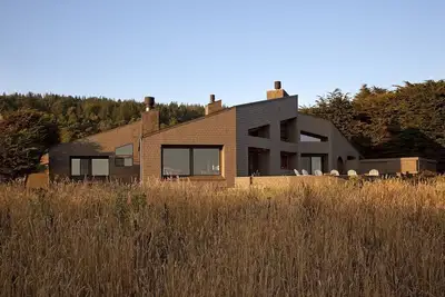 Image de Superbe maison en bord de mer avec des vues incroyables sur l'océan