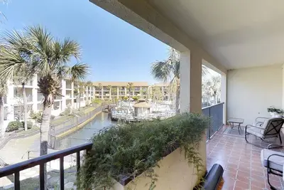 Image de Vue sur la lagune condo de 3 chambres / 2 salles de bain