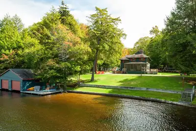 Image de Adirondack 6 Br / 4b Waterfront w / Court de tennis, Sand Vb Court & Dock / Boat House