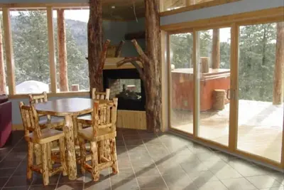 Image de Vacances de luxe avec bain à remous - les meilleures vues de Black Hills - Black Hills Cabins. net