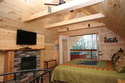 Image de Billets Gratuits de plus de 700 $, jacuzzi, spa, lit king size, Internet, à 5 minutes de l'aquarium