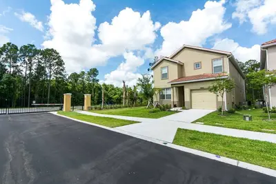 Image de 6 miles de Disney! ! ! ! Fais comme chez toi.