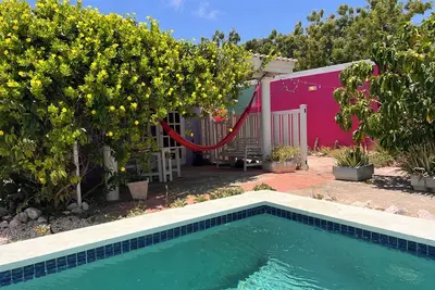 Beau studio à la piscine