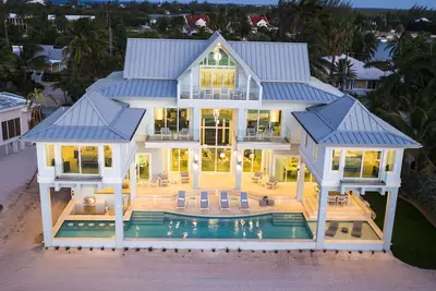 Image de * Nouvelle construction - Villa Sun Serenity à Private Cayman Kai *
