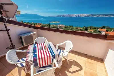 Image de Appartement de deux chambres avec la terrasse et la vue sur le mer Novi Vinodolski (A-15946-b)