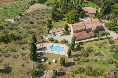 Image de Pergo Villa, près de villa privée à Cortona avec piscine