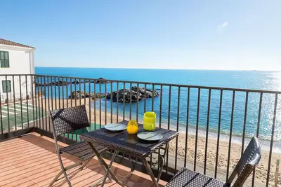Les Formigues 3-appartement placée sur la promenade du Calella de Palafrugell-Costa Brava