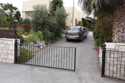 Image de Vacances de rêve dans maison individuelle très beau jardin à 3, 5 km de la mer