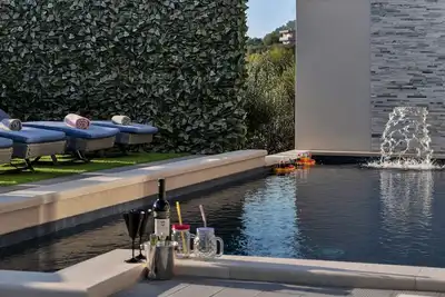 Image de Villa moderne avec piscine chauffée à Makarska, vue sur la mer, trois chambres à coucher, WiFi
