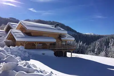 Image de Magnifique Chalet 10 personnes, A 200ml d une remontée. Wifi, Jacuzzi et Sauna