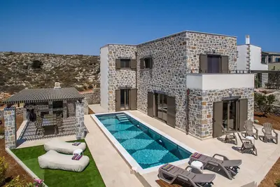Image de Charlise Luxury Villa by Cretevasion