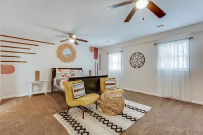 Image de 6 minutes de l'aéroport! 10 minutes du centre-ville! 15 minutes du stade M-Benz!