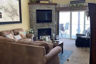 Image de Nouvelle liste! , Incroyable propriété au bord du lac. Conviviale et familiale. Super relaxant!