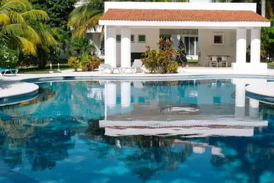 Image de Condo exclusif à Playacar, sécurité 24 hs, accès gratuit au club de plage