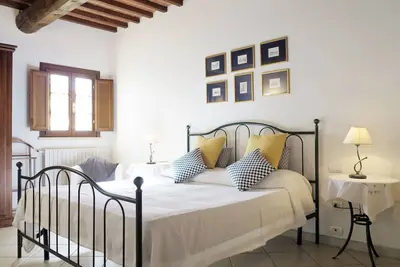 Image de Appartement parfait pour les familles dans une maison de vacances avec piscine, parc, Wi-Fi et hamacs!